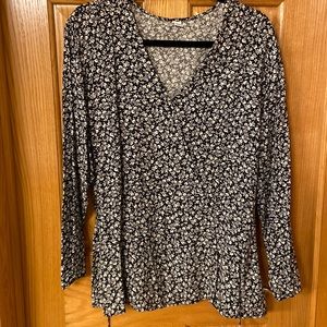 Black & white floral Old Navy blouse